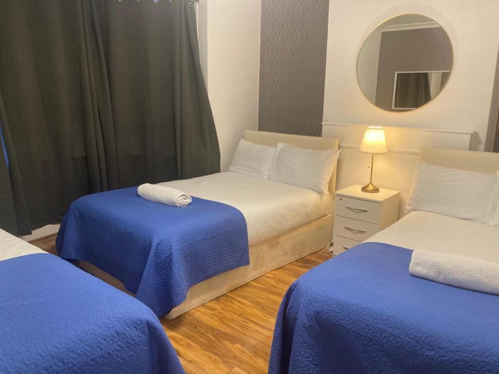 Гостевой дом Twin Towerd Лондон